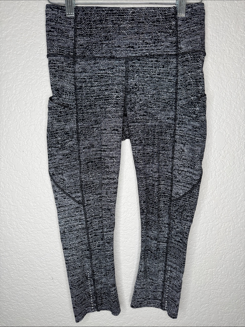 Lululemon Fast & Free Crop II Nulux 19" Twillines Ice Grey Black Size 6 - Picture 3 of 6
